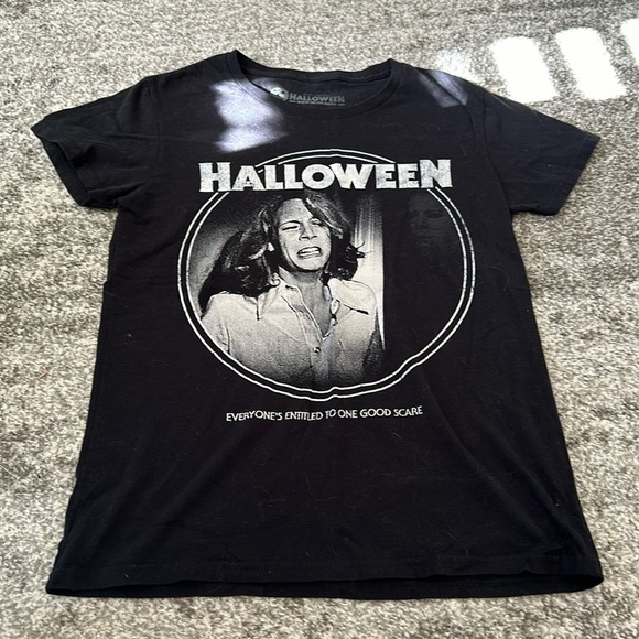 John Carpenter’s Halloween Laurie Strode glow in the dark tee size small - Picture 1 of 3